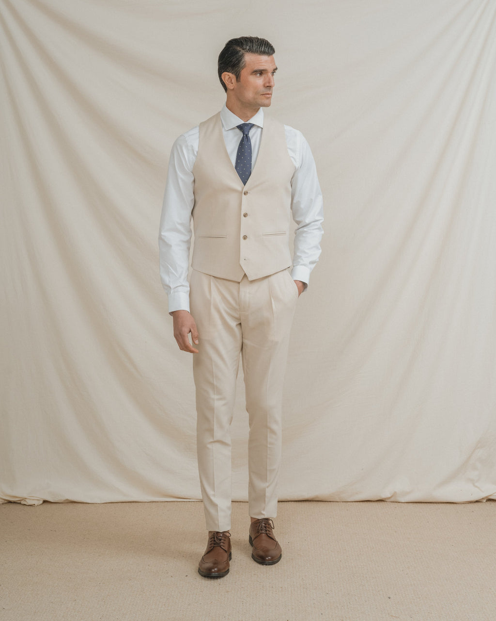 PANTALÓN DE TRAJE BEIGE