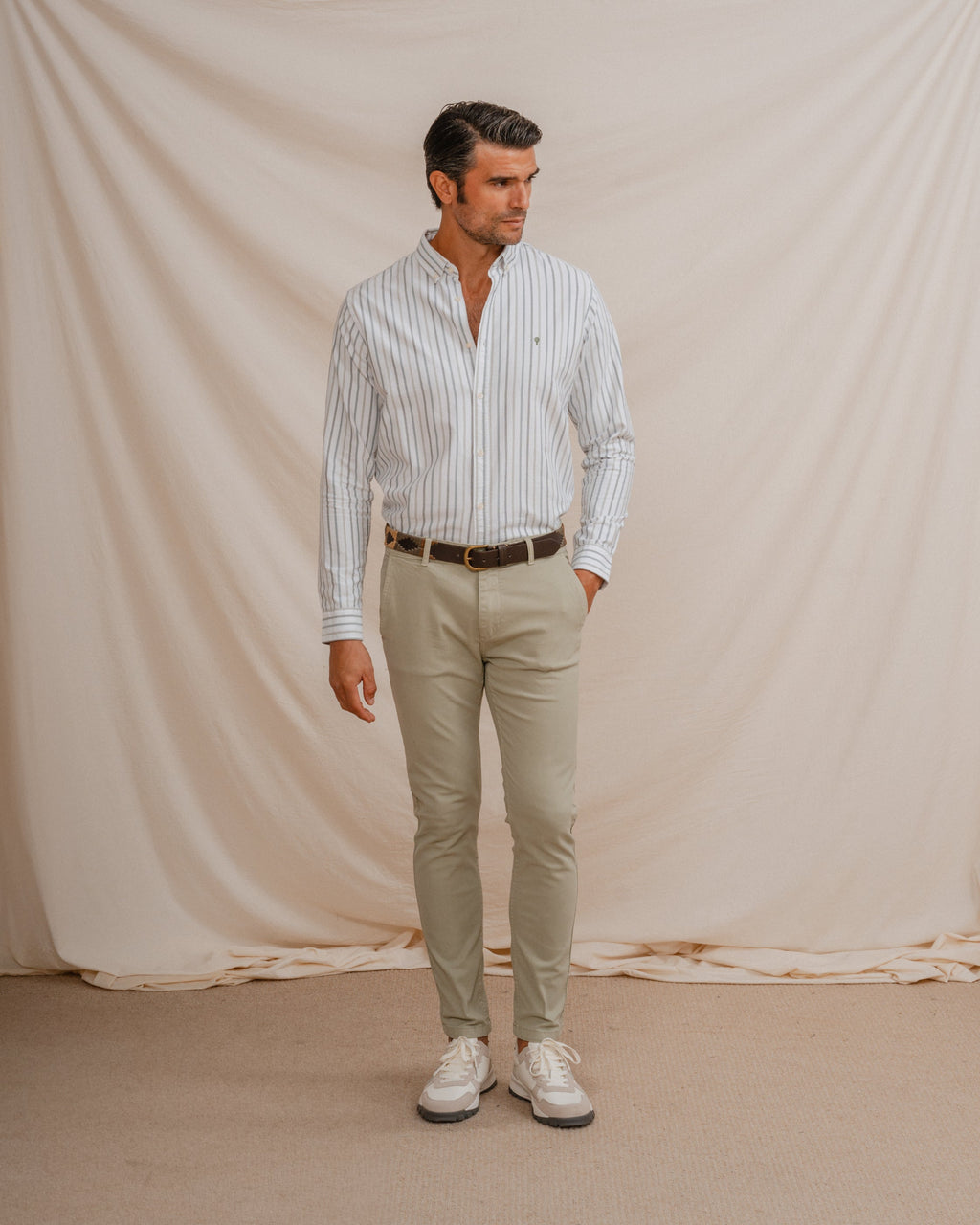 CHINO BÁSICO SLIM VERDE