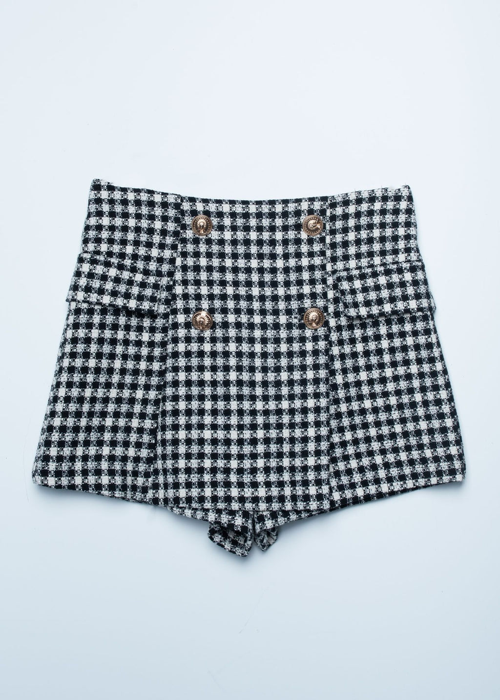SHORT CON SOBREFALDA