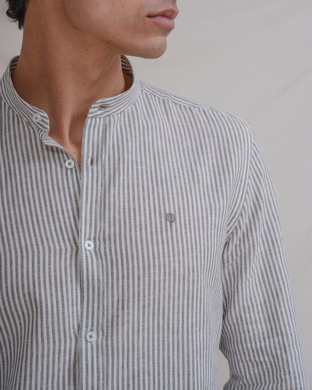 CAMISA CUELLO MAO LINO RAYA VERDE