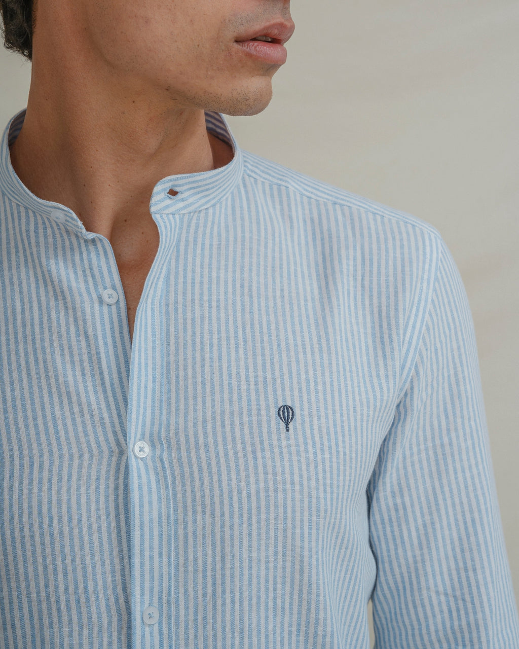 CAMISA CUELLO MAO LINO RAYA CELESTE