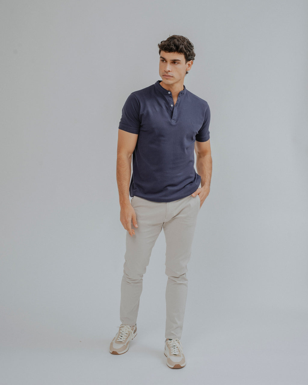 POLO BÁSICO CUELLO MAO MARINO