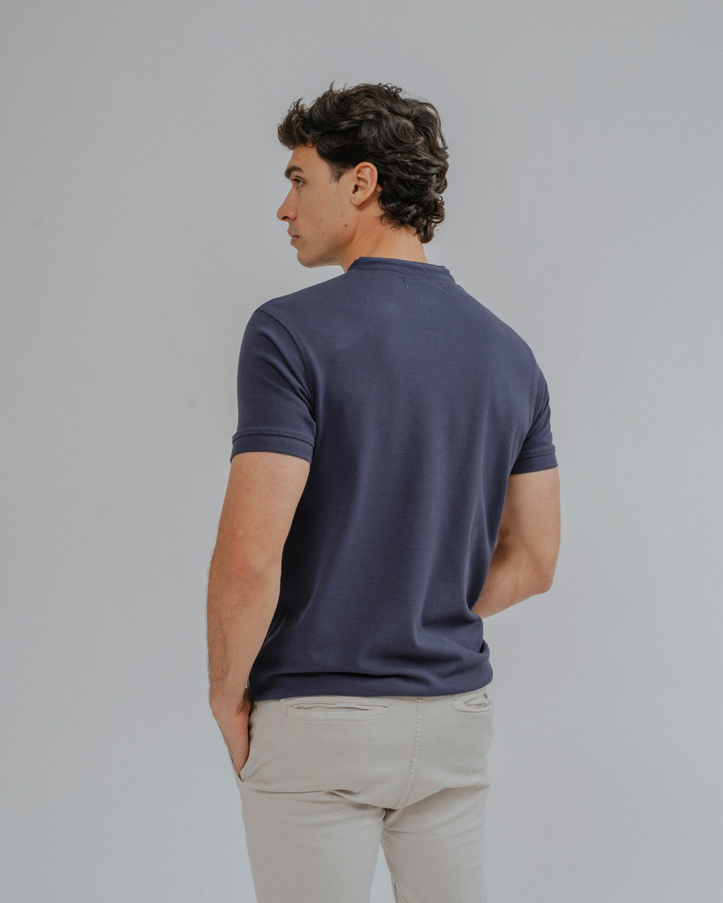 POLO BÁSICO CUELLO MAO MARINO