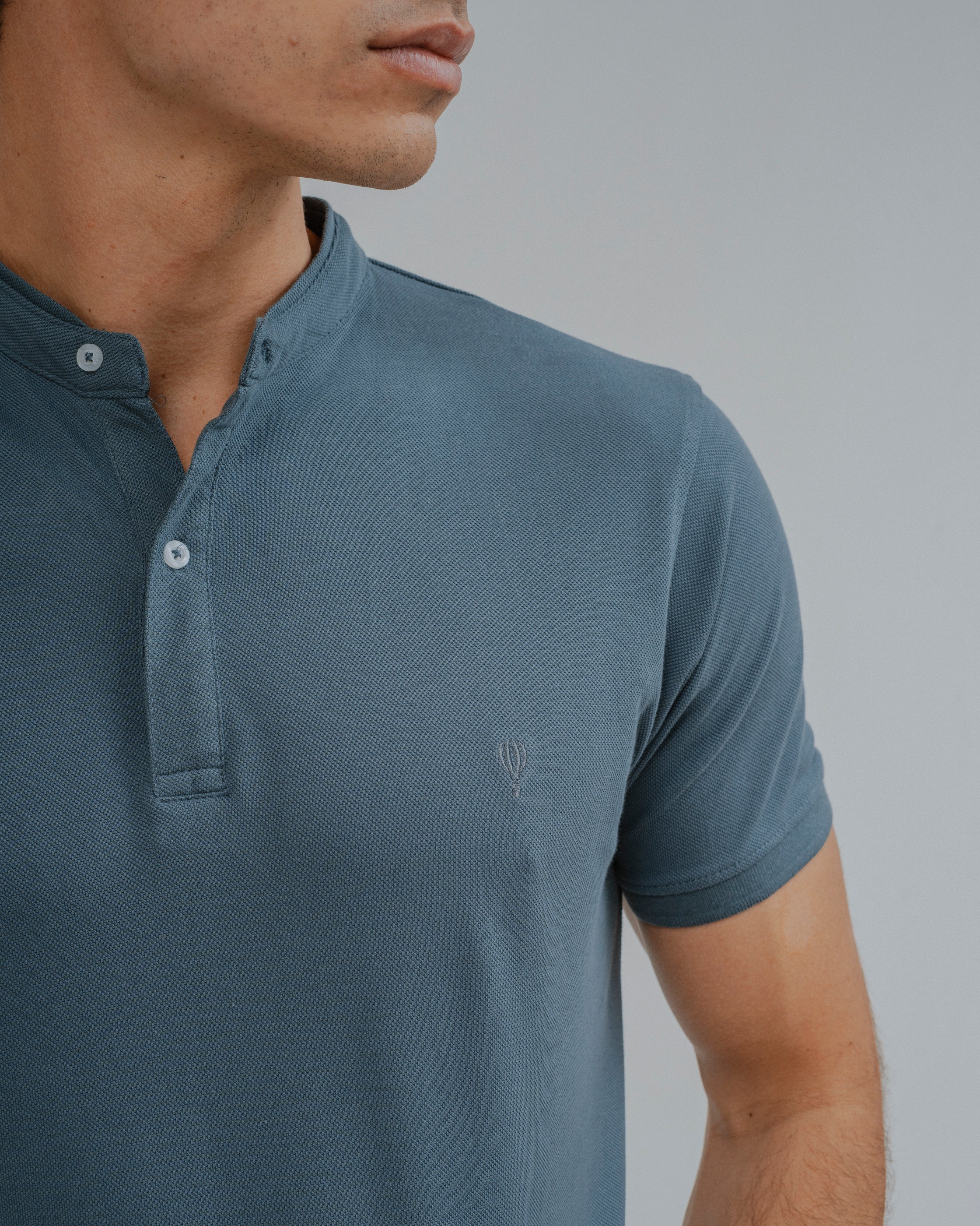 POLO BÁSICO CUELLO MAO VERDE
