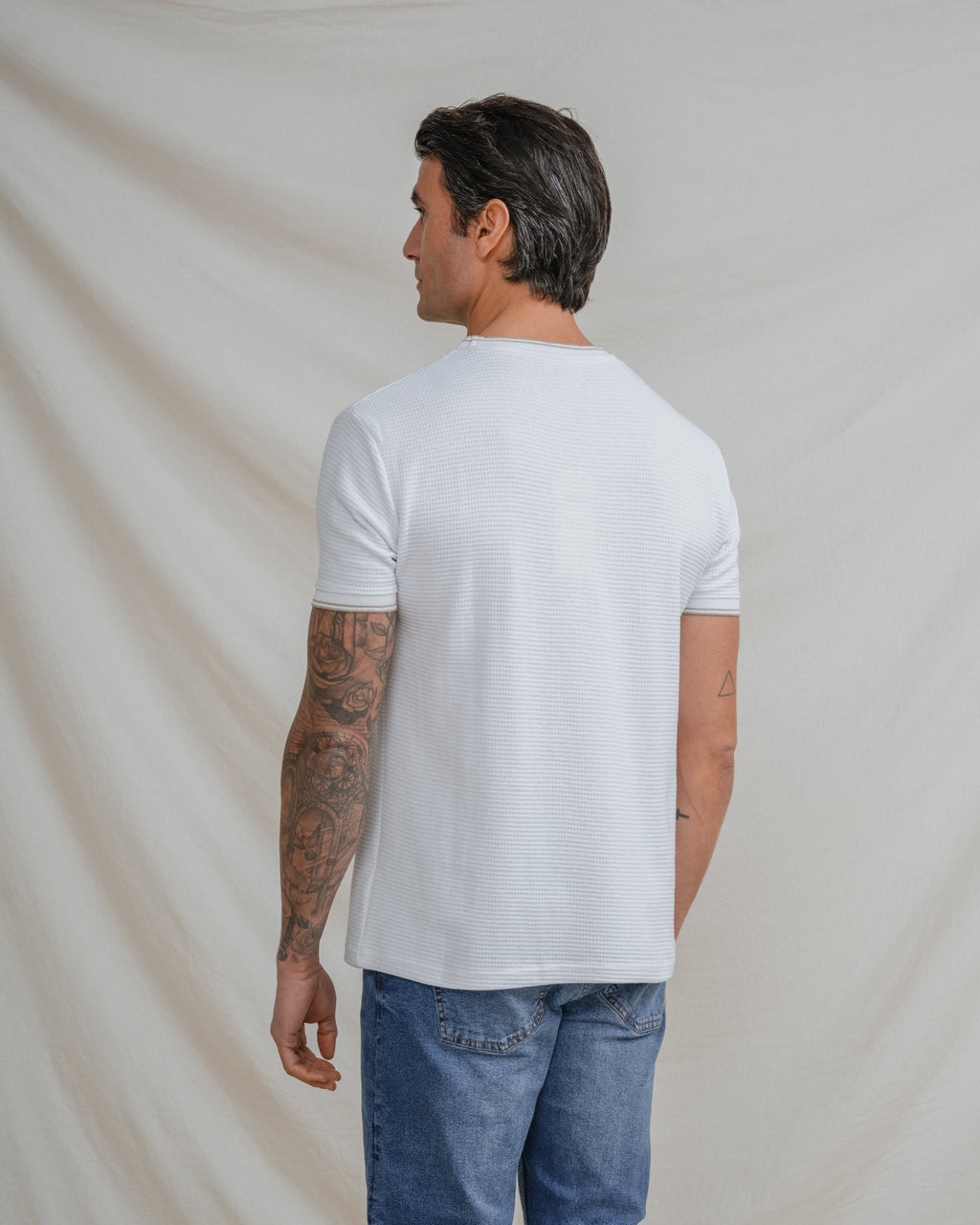 CAMISETA ESTRUCTURA LINEA CONTRASTE