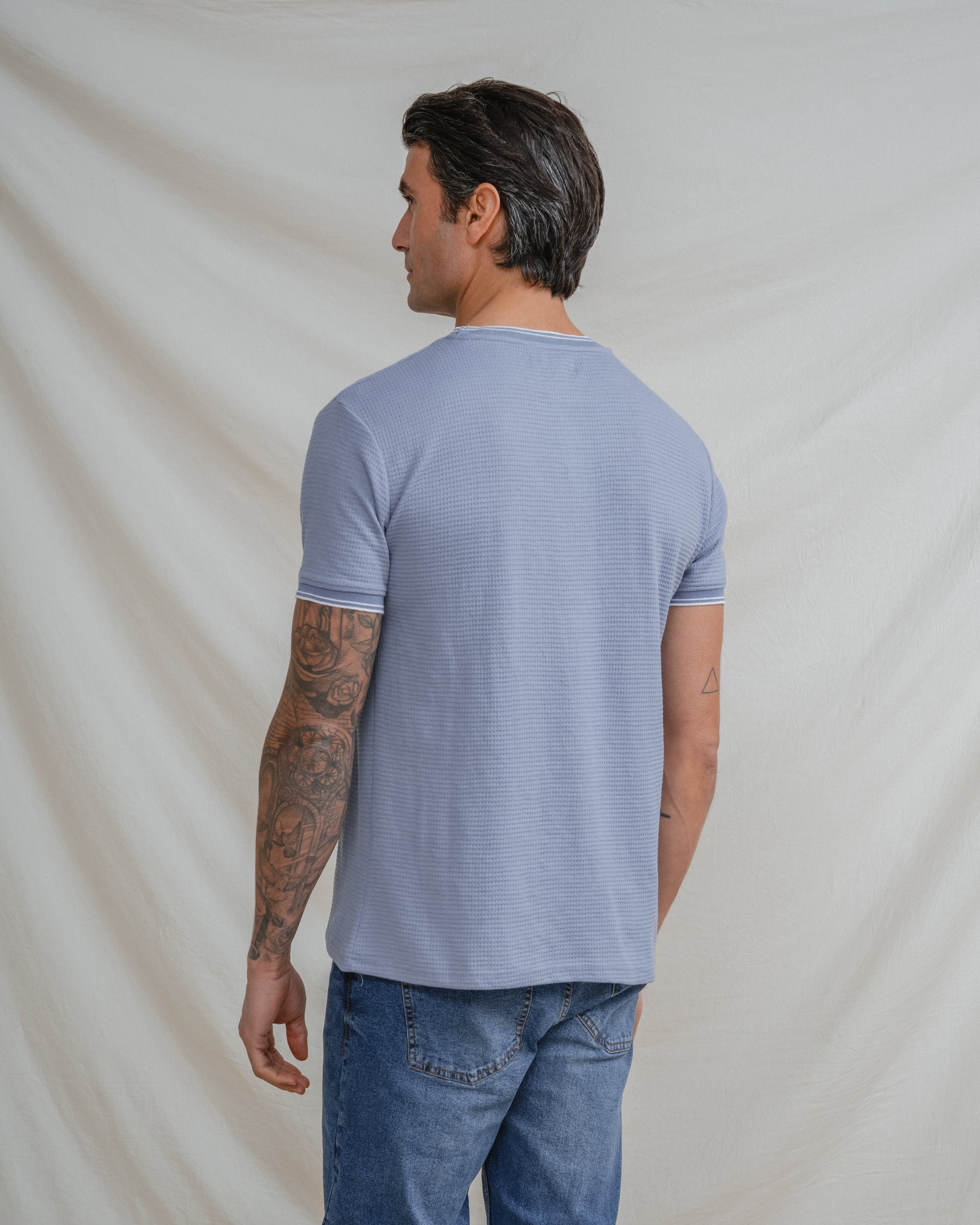 CAMISETA ESTRUCTURA LINEA CONTRASTE