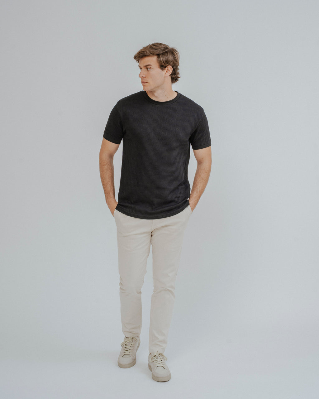 CAMISETA ESTRUCTURA NEGRA