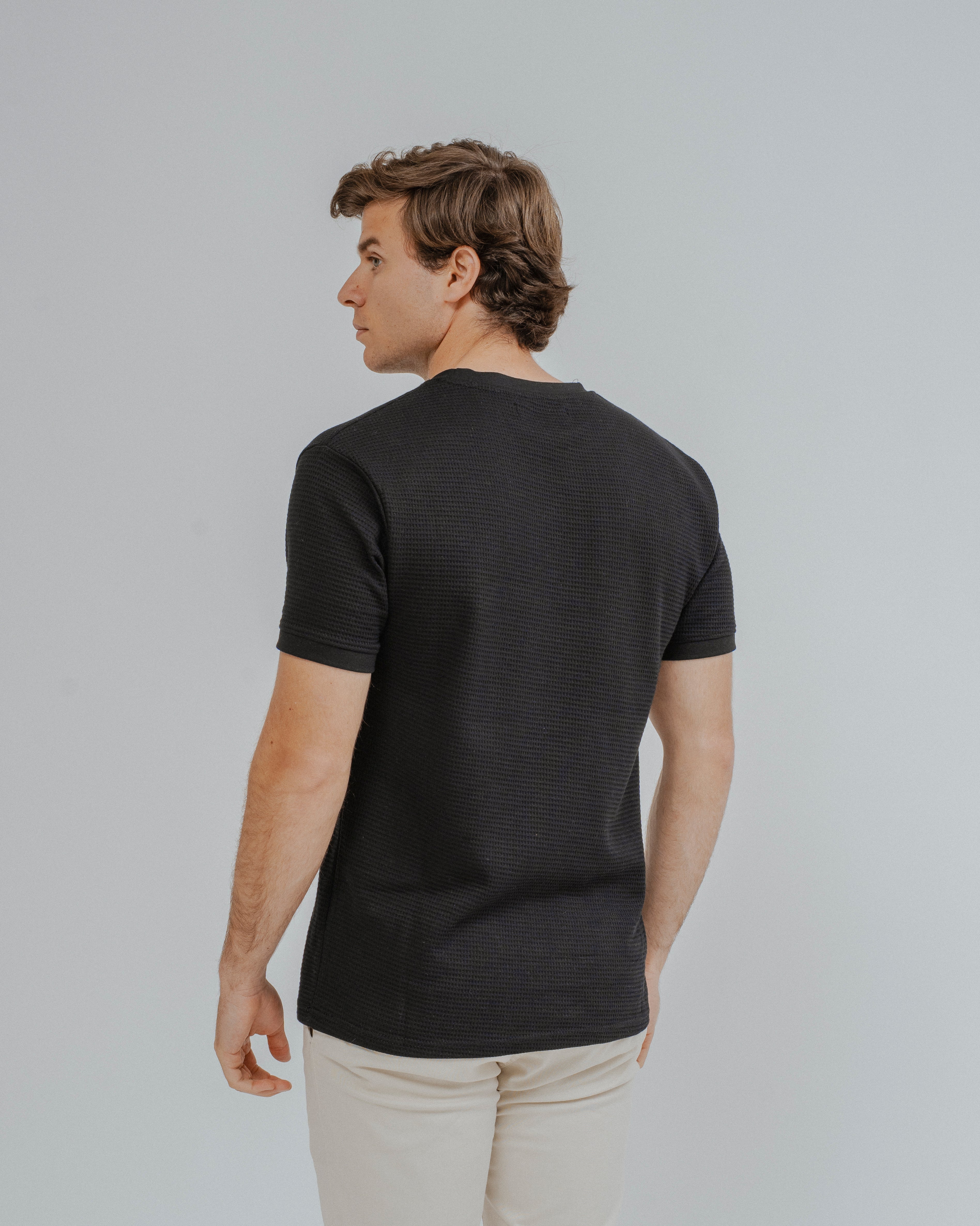 CAMISETA ESTRUCTURA NEGRA