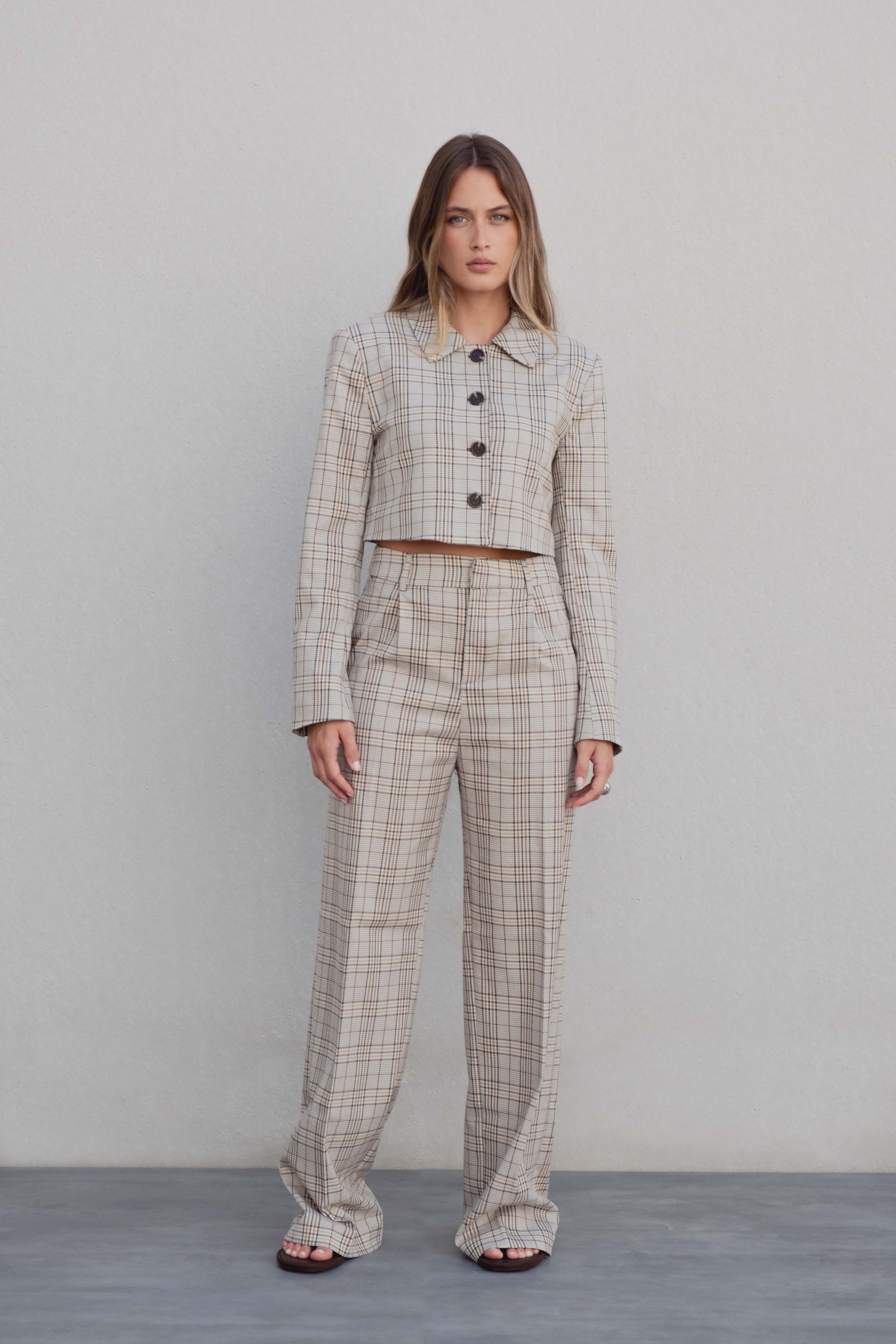 PANTALÓN PINZAS CUADROS