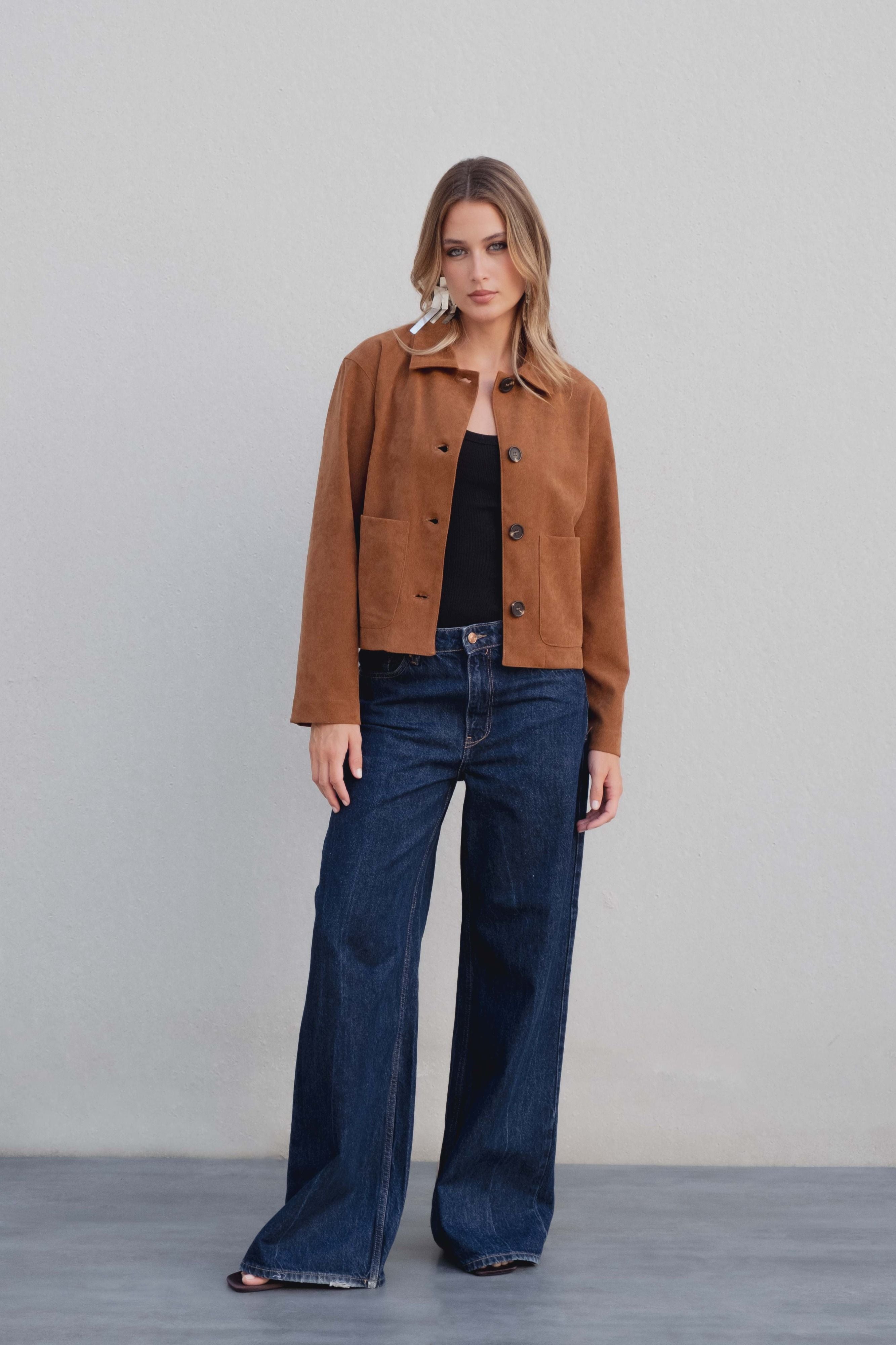 CHAQUETA CORTA EFECTO ANTE