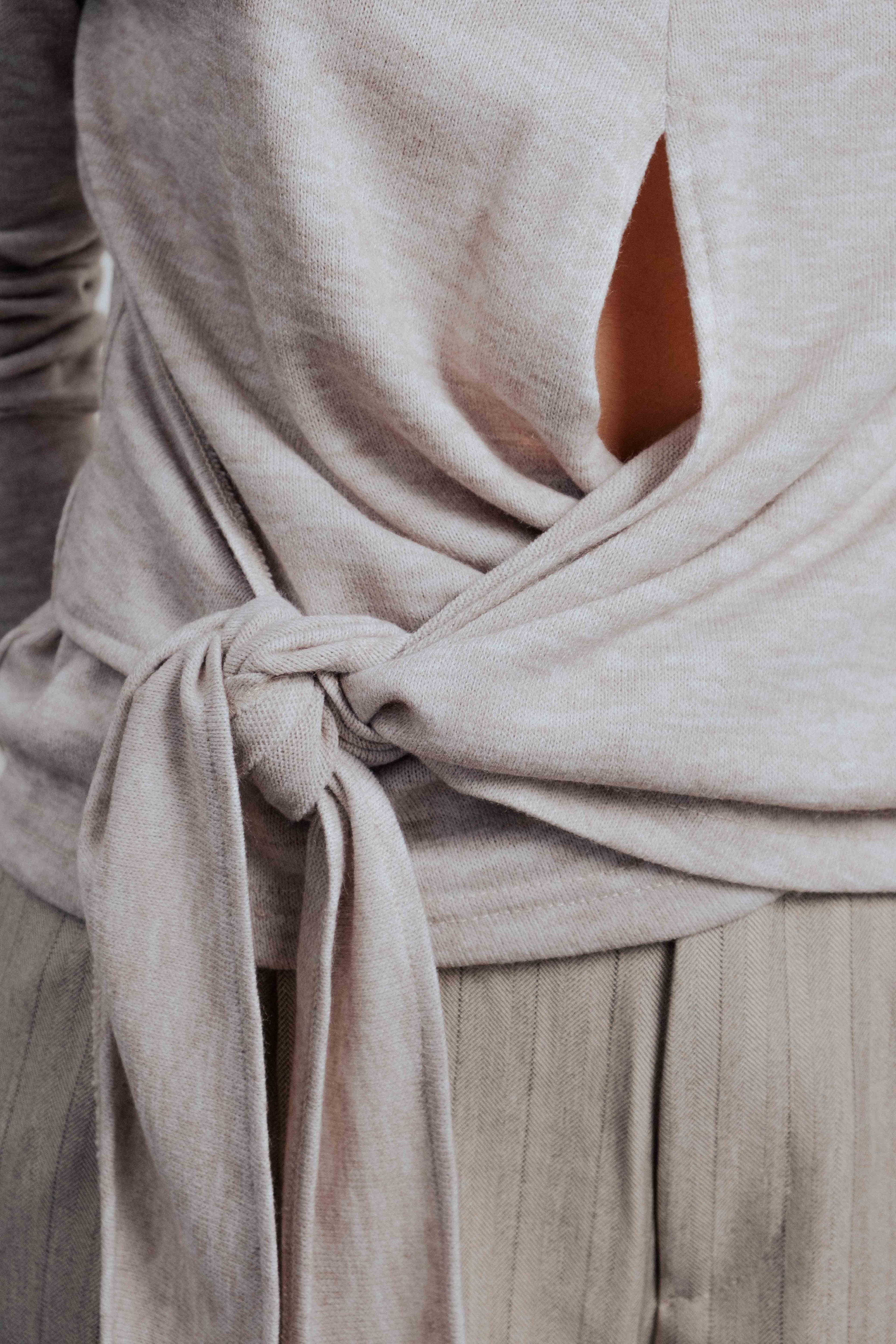 CAMISETA CON NUDO