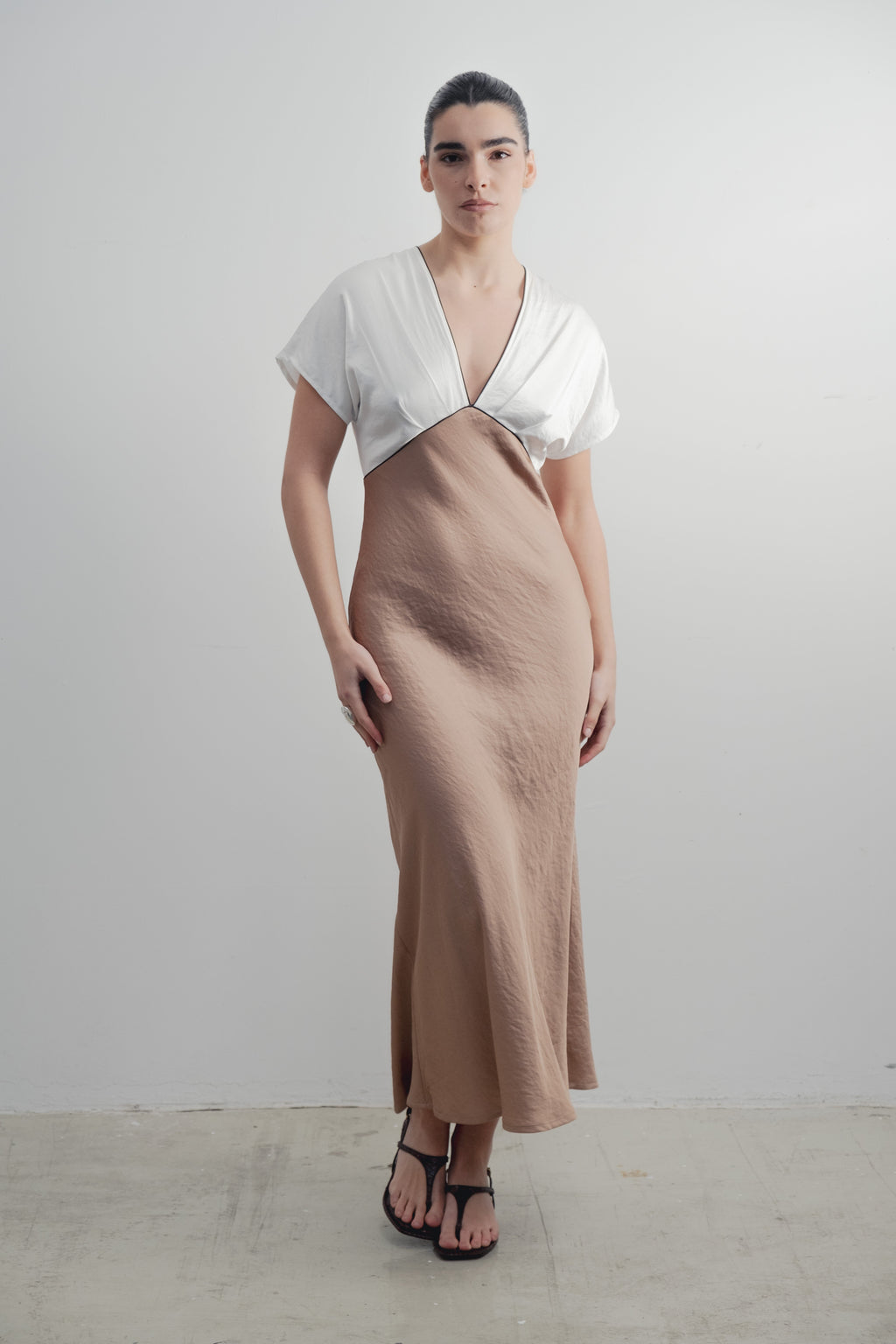 VESTIDO SATINADO VIVOS CONTRASTE