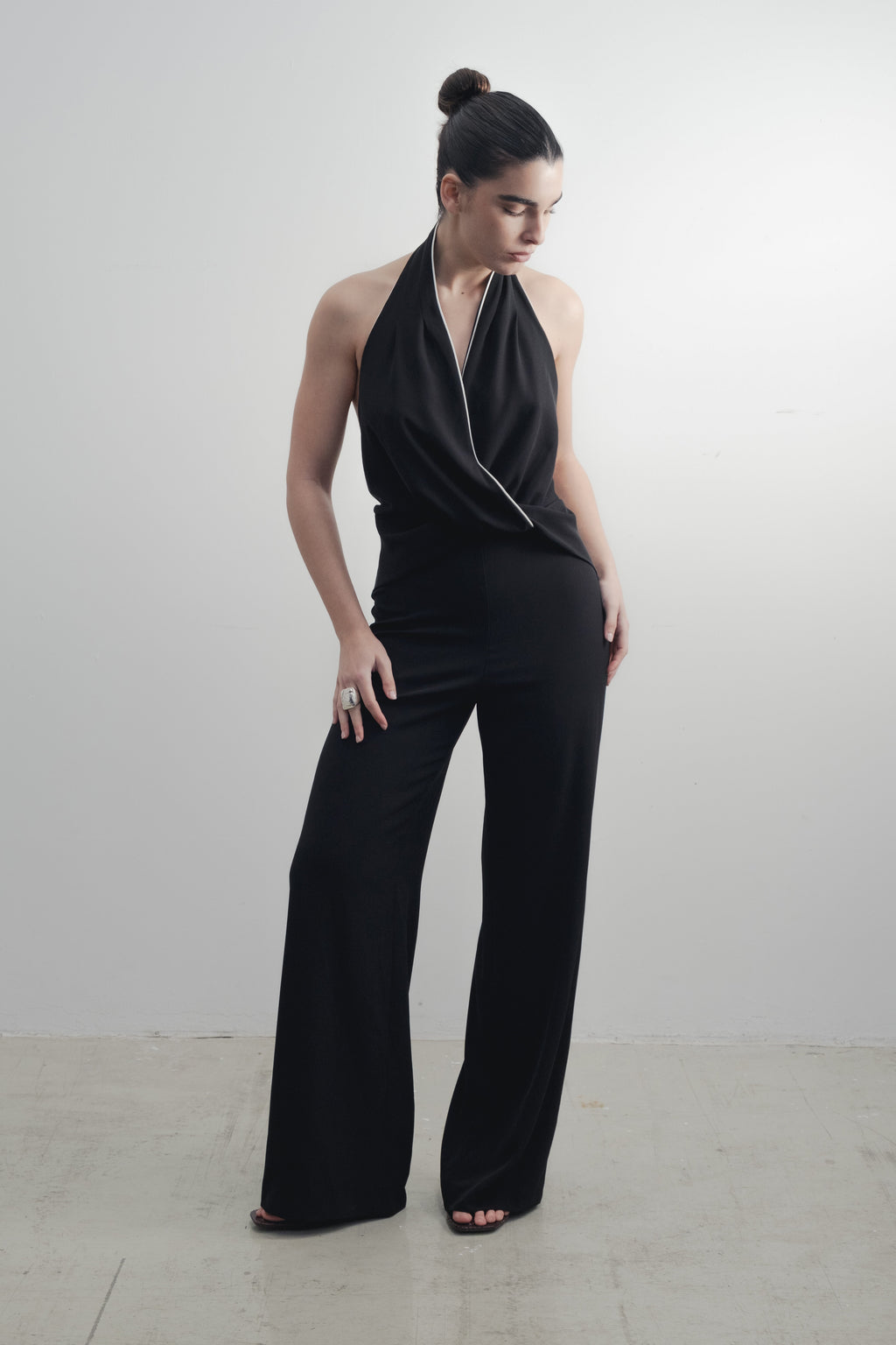MONO HALTER VIVOS CONTRASTE